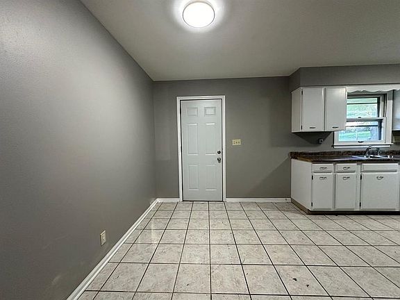 4th image of 3850 16th Ave