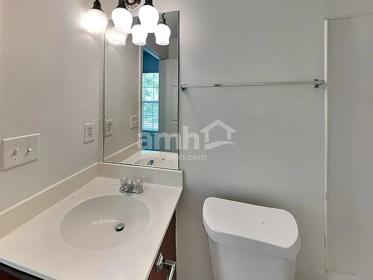 240 Shenandoah Trce — Photo 15