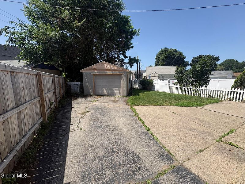 2nd image of 1614 Brower Street