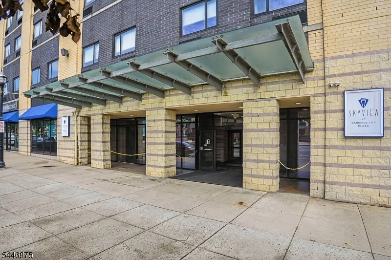 2 bed, 2.0 bath, 1222 sqft, $3,000 — Photo 2