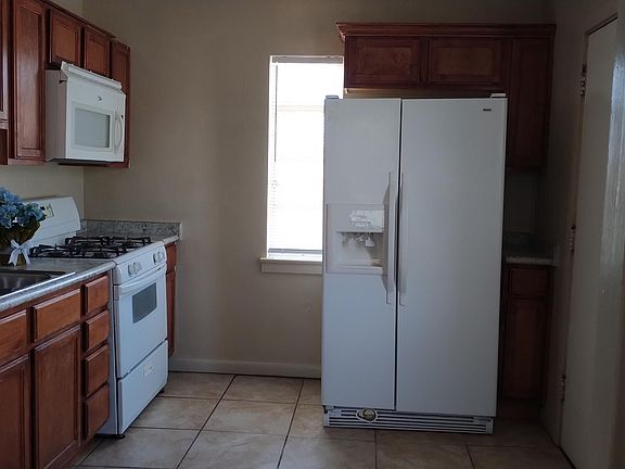 5th image of 1109 Chadbourne St #B