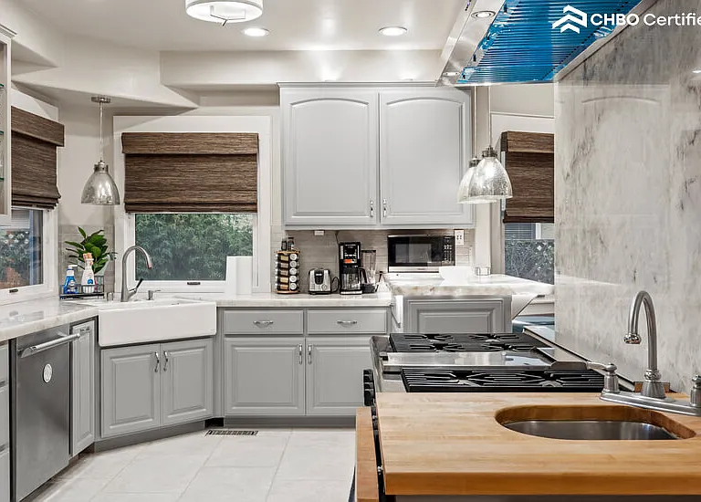 Kitchen West