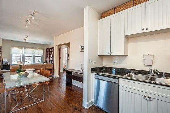 4th image of 1230 Elmwood Ave #E3