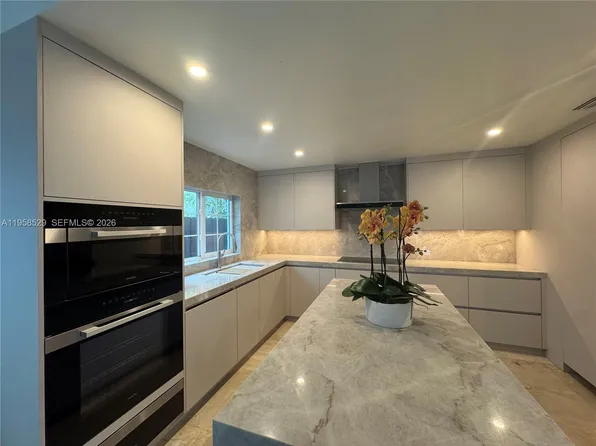 3185 Washington St, Miami, FL 33133