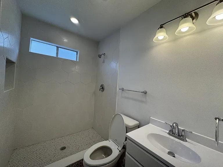 2318 Fenwick Dr — Photo 20
