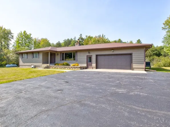 W1449 Madsen Rd, Marinette, WI 54143