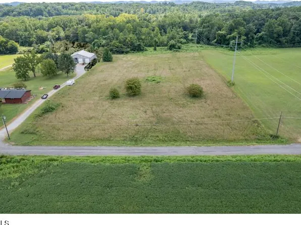 358 Lake Rd, Madisonville, TN 37354