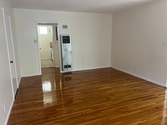 3rd image of 910 N Cedar St #3