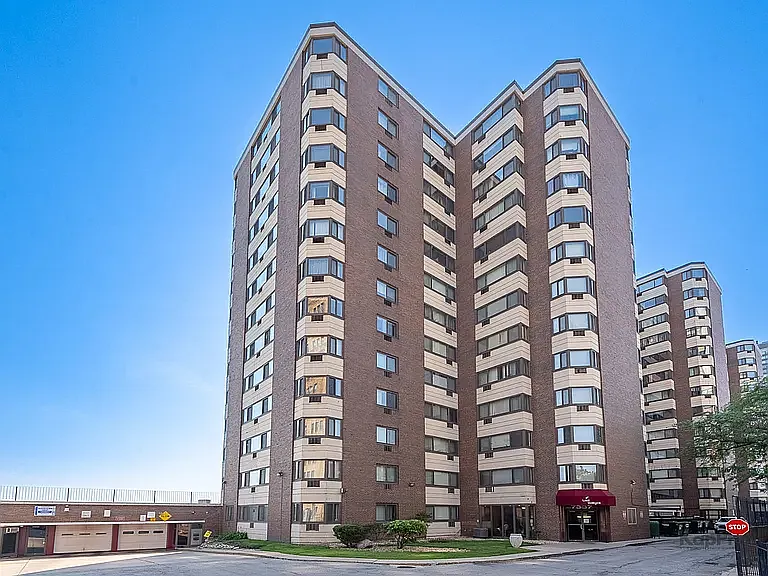 7337 S South Shore Dr #902 — Photo 22