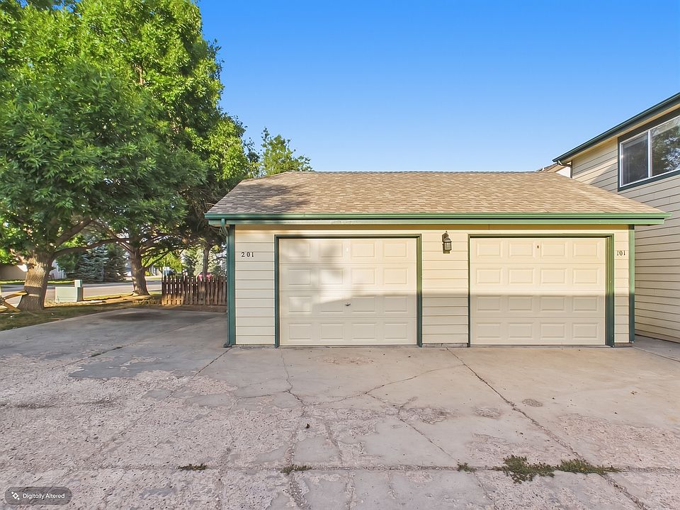 One car detached garage