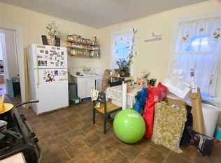 62 Eustis St #1B, Cambridge, MA 02140