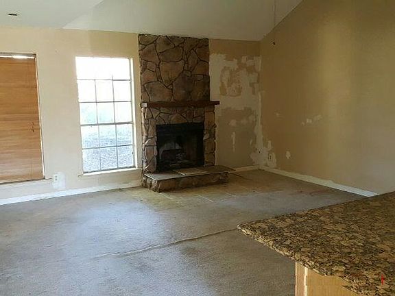 4th image of 39 Honeysuckle Ln