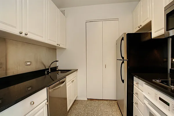 Sold by Corcoran | media 3