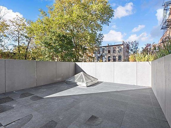 4th image of 181 Lexington Ave #2