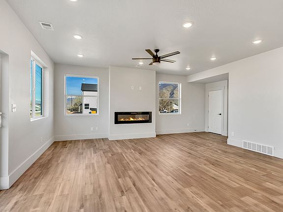 3rd image of 529 N Haven Dr