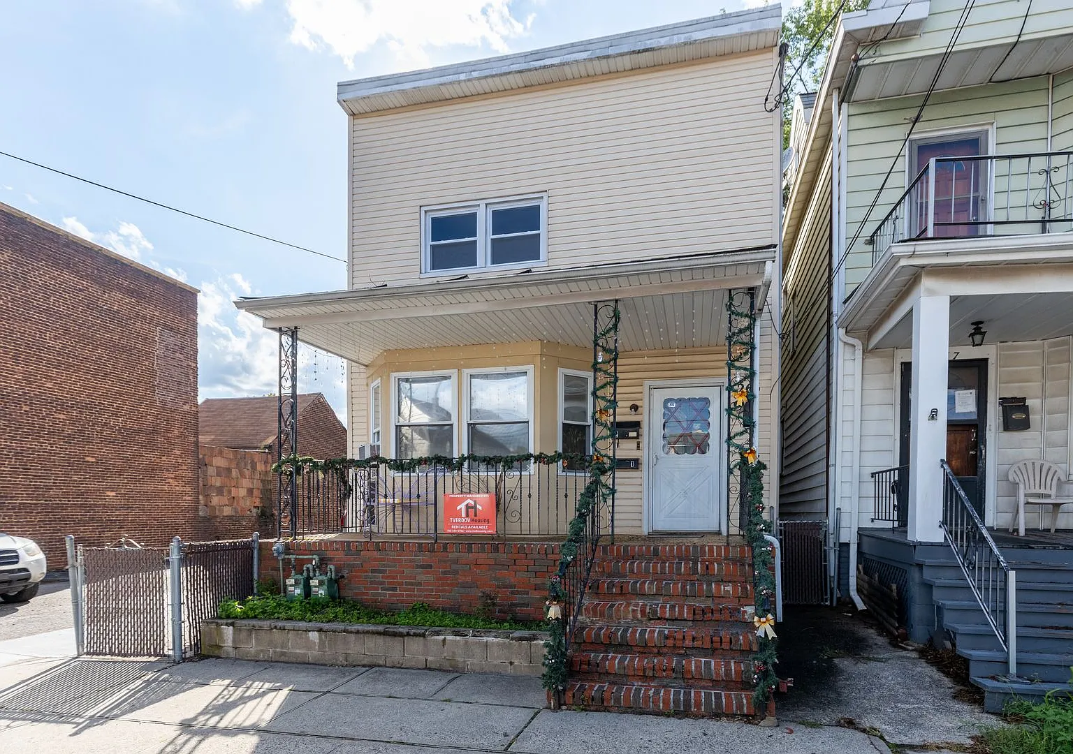 265 Prospect St — Photo 1