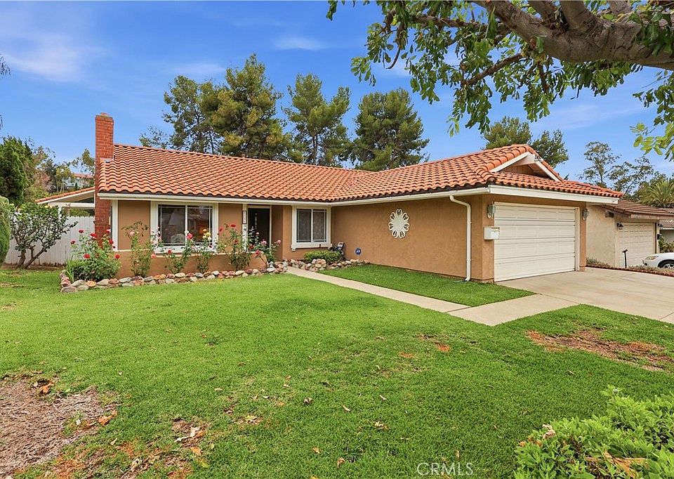 1st image of 1388 Avenida Loma Vis