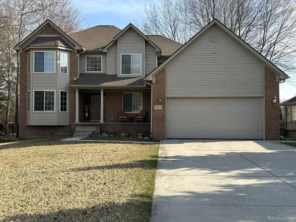 3903 Stoney Ridge Dr, Fort Gratiot, MI 48059