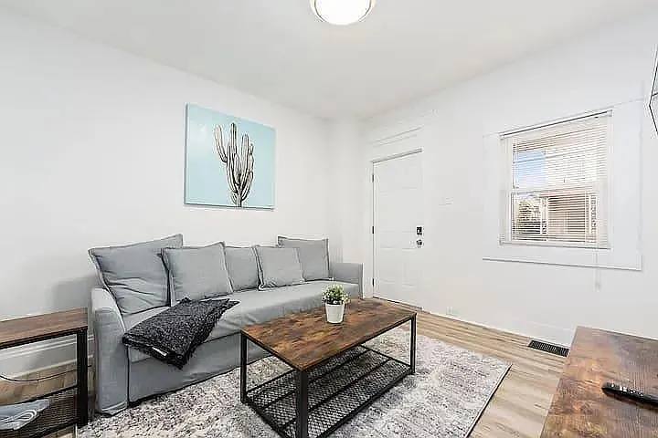 203 S 22nd St — Photo 3
