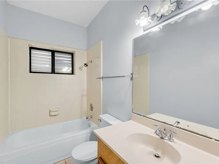 7658 Clearbrook Dr — Photo 23
