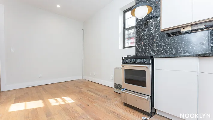Rented by Nooklyn NYC LLC | media 9