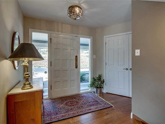 3rd image of 9522 Sunny Creek Ln