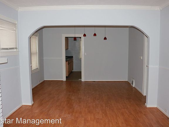 4th image of 1520 E 219th St