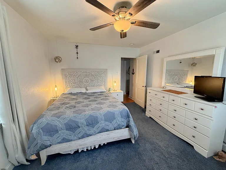 223 N Wyoming Ave #2027 — Photo 14