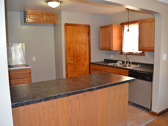 4th image of 7006 Parma Park Blvd