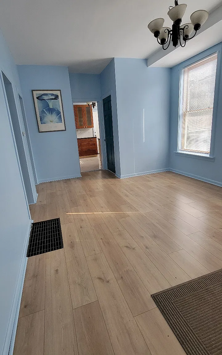 3 bed, 1.5 bath, 1300 sqft, $2,150 — Photo 3