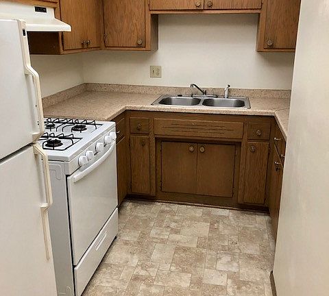 2nd image of 2555 N Oakland Ave #11663180