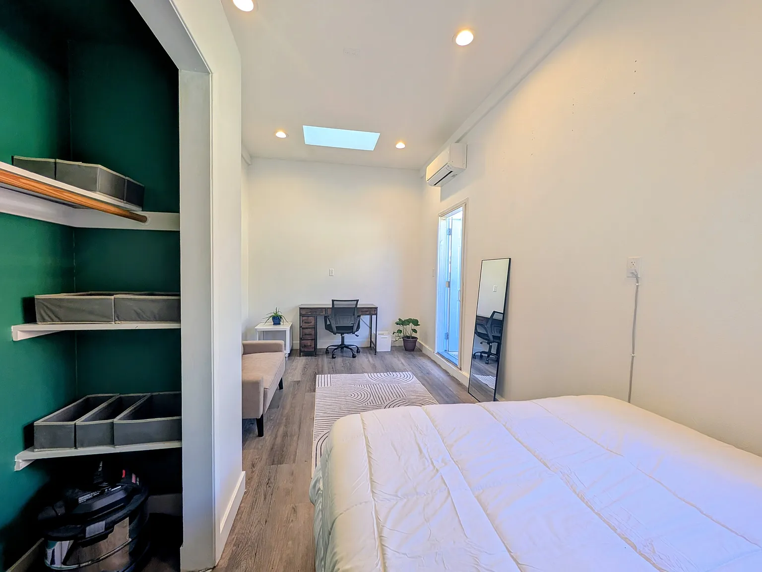 282 College Ave — Photo 4