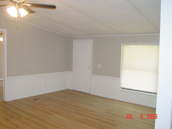 5th image of 524 Strickland Cir
