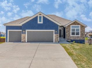 6992 141st St, Basehor, KS 66007