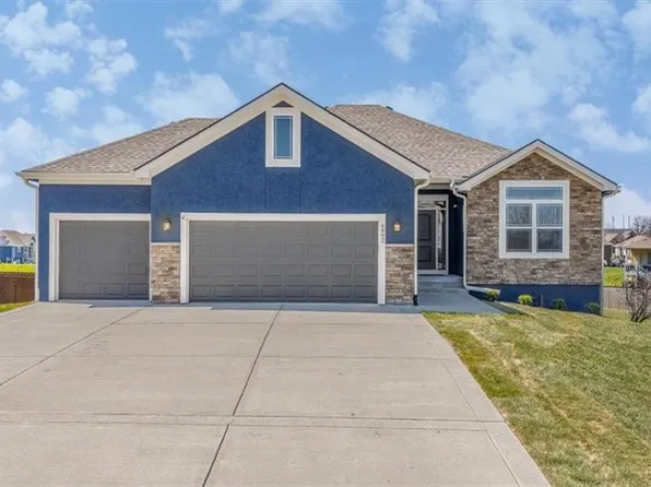 6992 141st St, Basehor, KS 66007