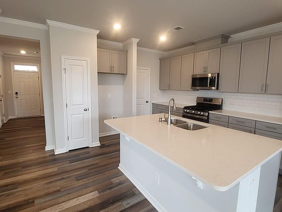 5th image of 1022 Gemma Dr