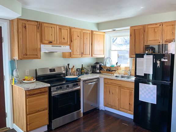 3rd image of 323 W Buffalo St Floor 1
