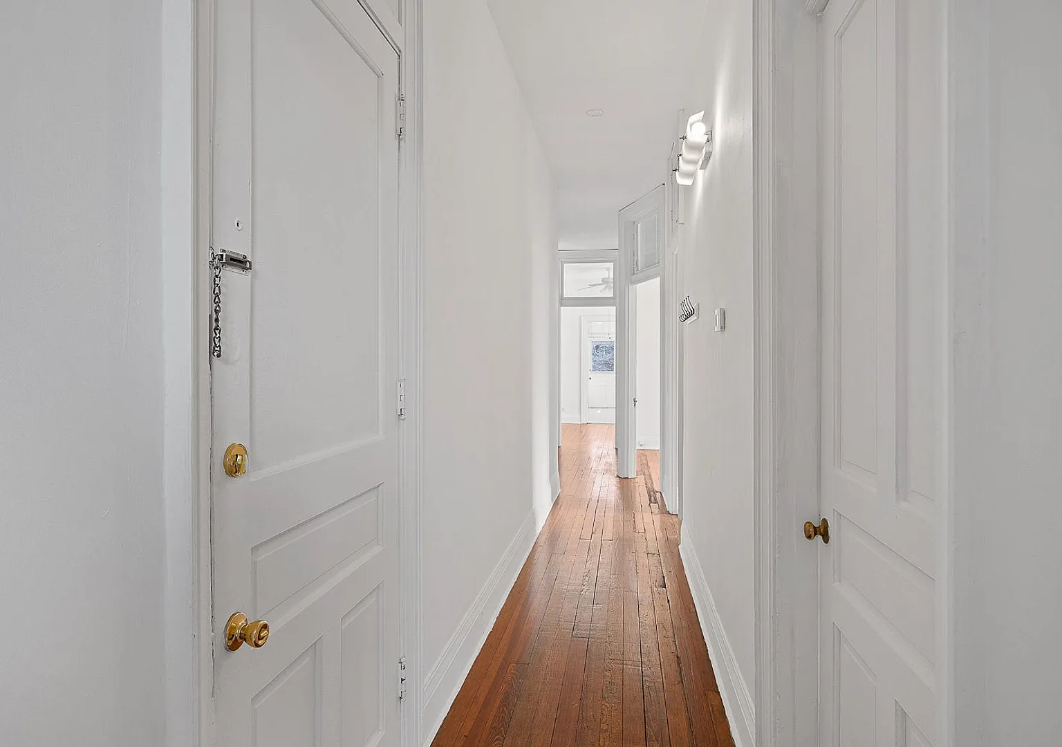The Colonial — Photo 2