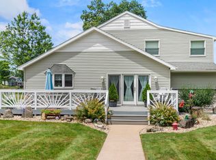 684 Lakeside Dr, Rome City, IN 46784