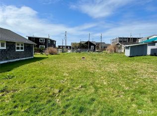 12 S 2nd St, Pacific Beach, WA 98571