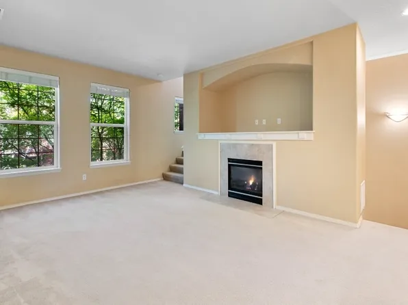 816 NE Caden Ave, Hillsboro, OR 97124