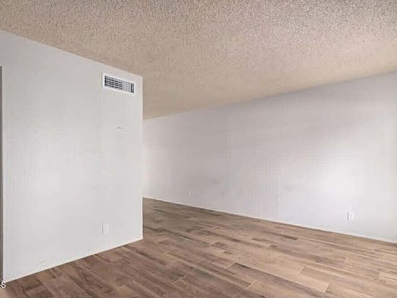 4th image of 3605 W BETHANY HOME Road #2