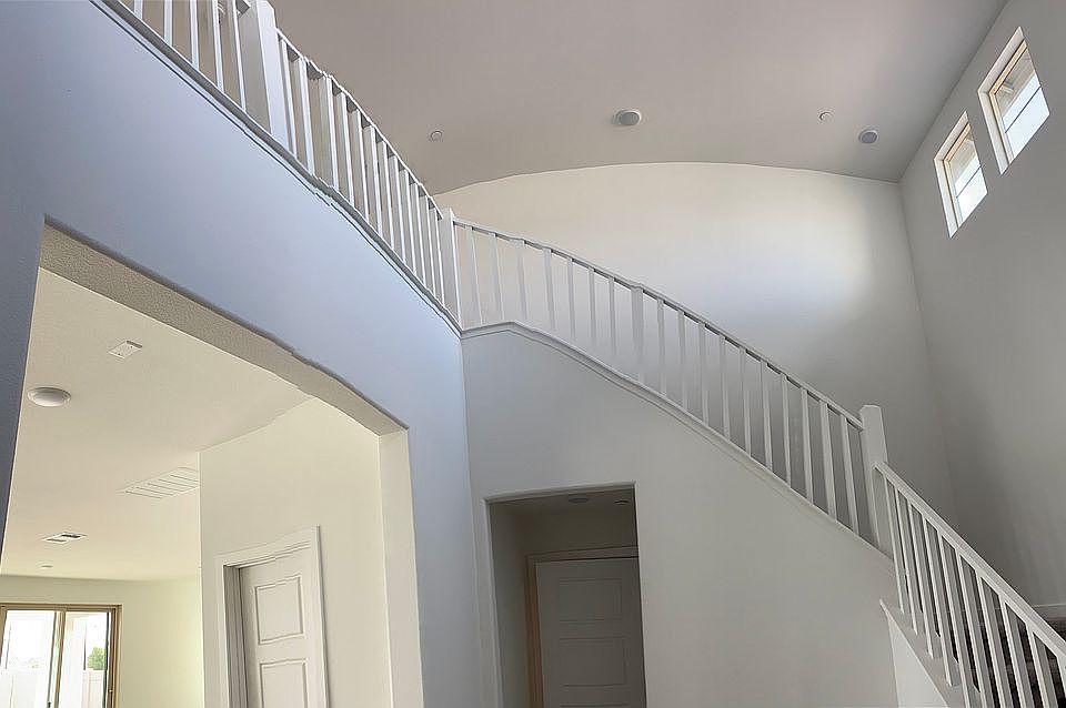 2nd image of 30835 Treetop Ln