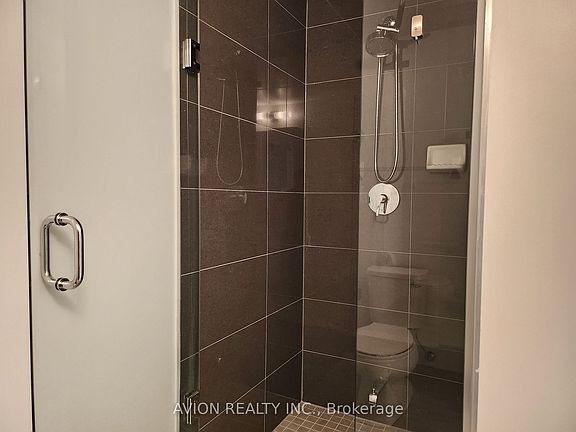 3rd image of 85 Oneida Cres #610