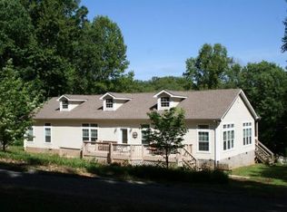 105 Holland Ln, Johnson City, TN 37604