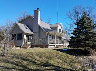 8828 Fisher Rd, Yale, MI 48097