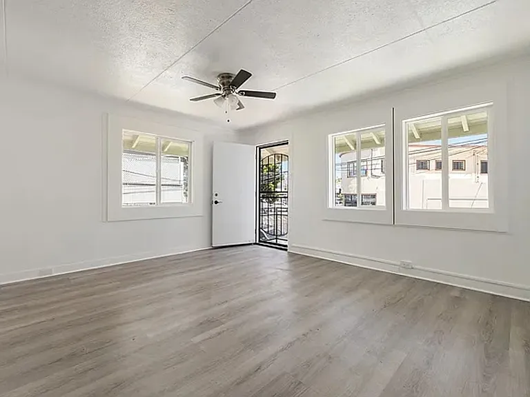 718 Kamuela Ave — Photo 5
