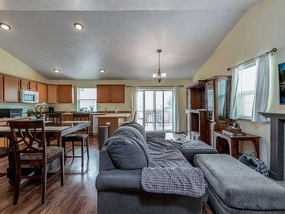 5th image of 1020 S West Dr
