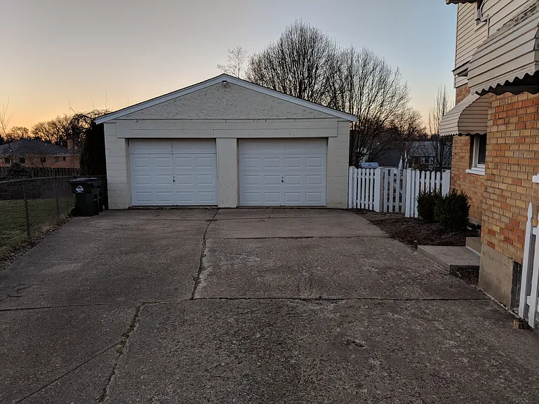 7837 Dearborn Ct — Photo 15