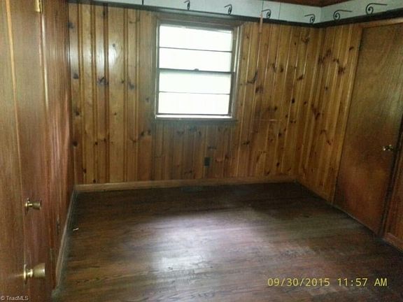 3rd image of 2205 Maybank Dr